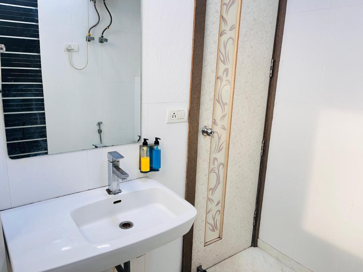 Hotel Park Pride Pitampura New Delhi, Couple Friendly Buitenkant foto