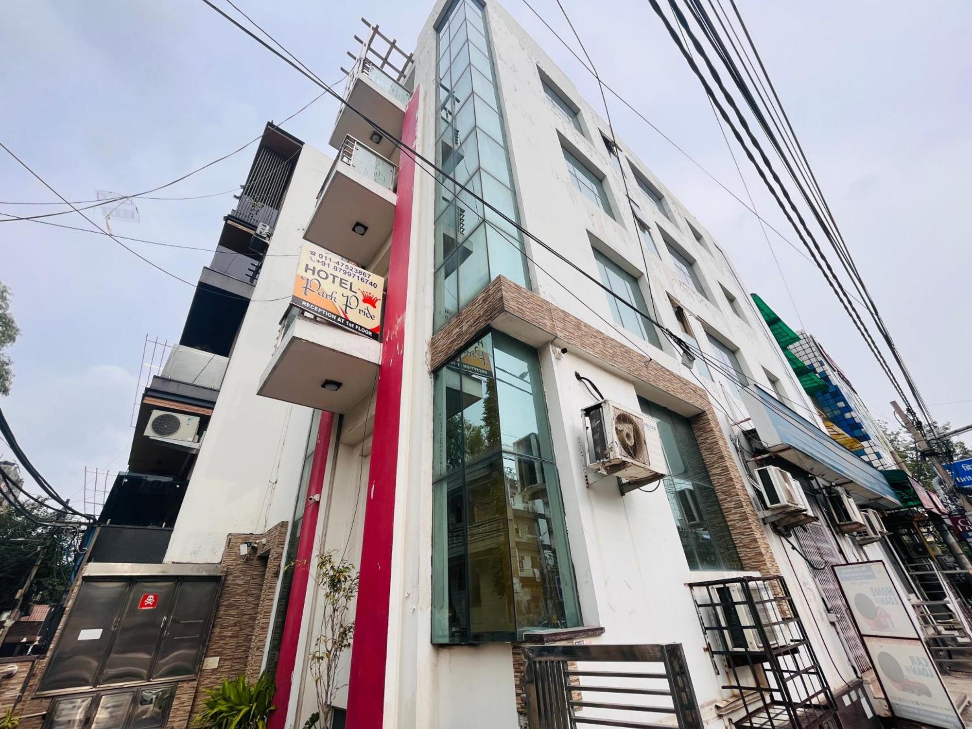 Hotel Park Pride Pitampura New Delhi, Couple Friendly Buitenkant foto